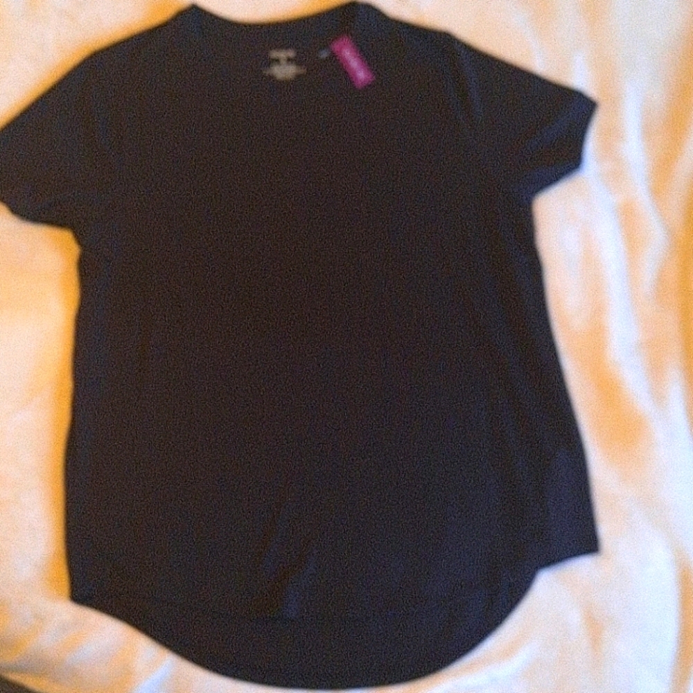 Flowing black t-shirt, NWT